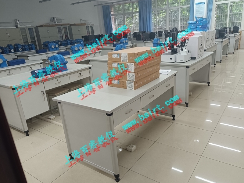 熱烈祝賀西南交通大學(xué)機(jī)械創(chuàng)新設(shè)計(jì)實(shí)驗(yàn)室驗(yàn)收完成！